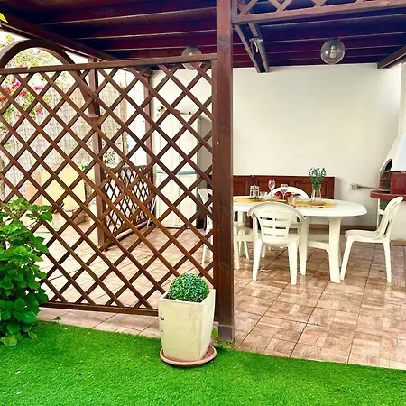 Nura's - Grace Seaside Apartment