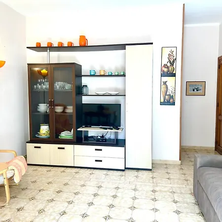 Nura's - Grace Seaside Apartment *