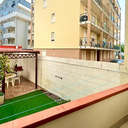 شقة Nura's - Grace Seaside ألغيرو